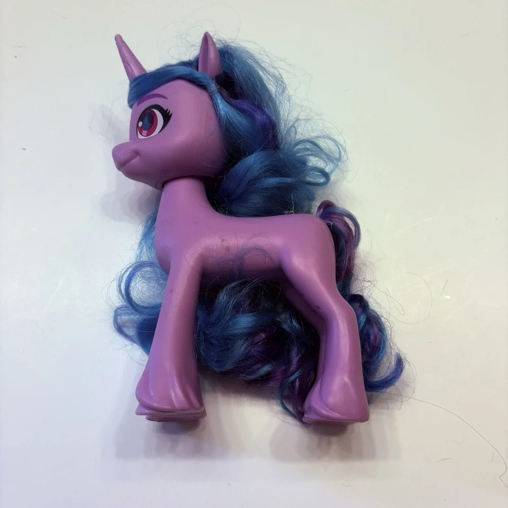 My Little Pony Izzy Moonbow 6